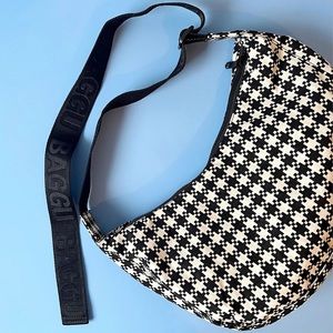 BAGGU Houndstooth/Black & White Gingham Medium Nylon Crescent Bag